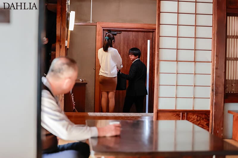 夫が出社して帰宅する定時9時から18時まで…義父と’孫作り’の中出しSEXに励んでいます―。 善場まみ サンプル2