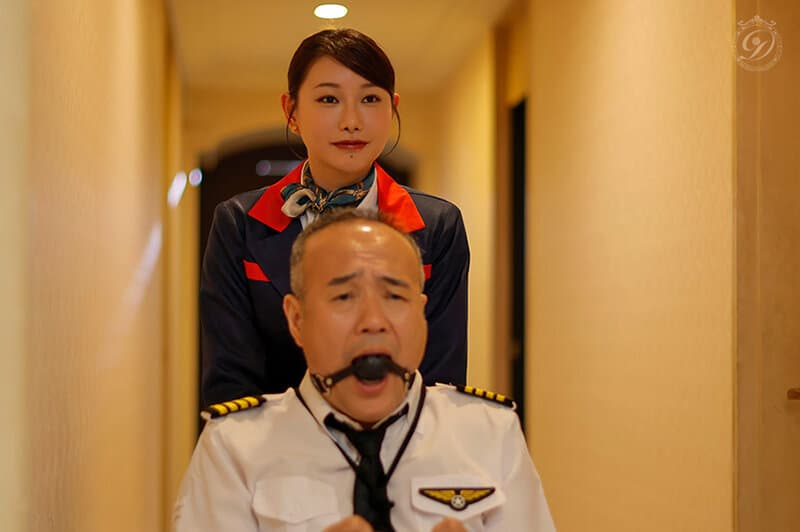 飛べないCAは‘ただ’のオスブタを飼っていますー。～フライト欠航日のクズ機長‘教育‘日誌～ 三葉ちはる サンプル8