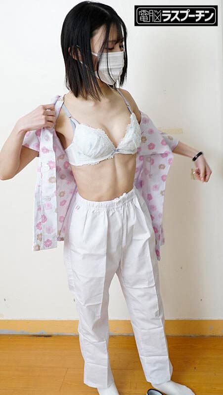 現代社会の闇を告発！セクハラさせ放題！あまりの忙しさに即ハメOKの老人介護施設 百合良 サンプル4