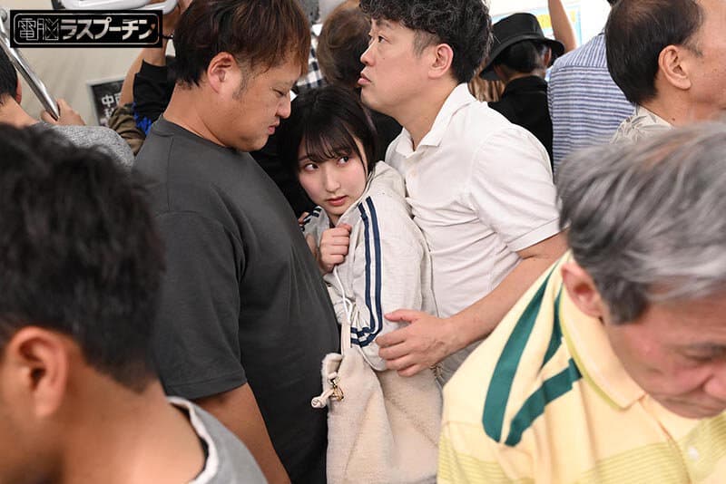 満員電車でチューブトップを揺らしながら周りの客を興奮させる爆乳女をしつこくポ口リさせ羞恥乳首開発 糸井瑠花 サンプル14