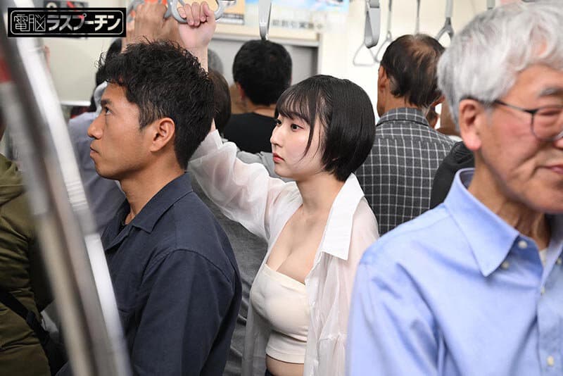 満員電車でチューブトップを揺らしながら周りの客を興奮させる爆乳女をしつこくポ口リさせ羞恥乳首開発 糸井瑠花 サンプル2