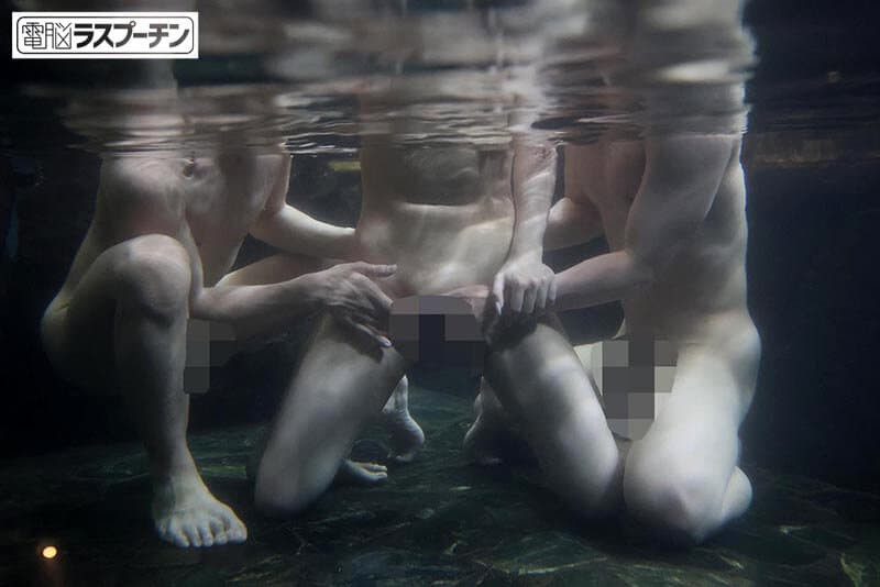 「え、ここ女湯だよ！？」母親に連れられてきた悪ガキ達に湯船の中で何度もイカされる爆乳叔母 芦名ほのか サンプル7