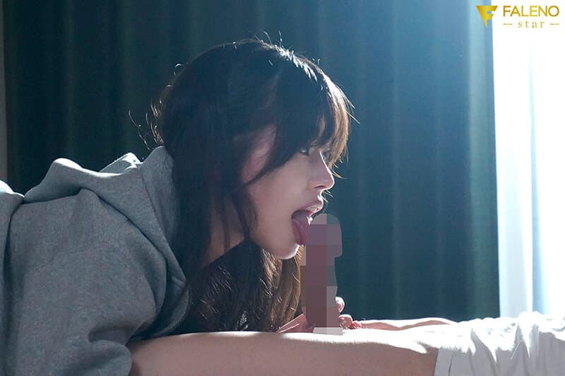 スウェットの下に隠していたのは色白美巨乳 揉めば揉むほど淫乱になっていく絶倫彼女と初めてのお泊りイチャイチャセックス 神喜ミア サンプル1