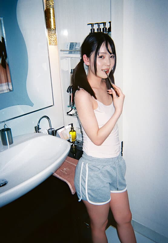 バイト仲間の後輩ちゃん美ノ嶋めぐりにドライブを誘われラブホに入り付き合いたて彼氏に変態と思われたくないから…と興味本位で初めての精飲をしたらザーメンの味に興奮し夜まで何度もゴックンと中出しをした サンプル3