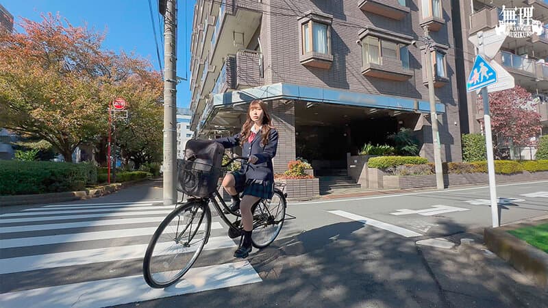 長時間放置「ケツ突き出しバイブ拘束」でイキ壊れ！感度バグって尻ブル振動×腰クネ回転痙攣オナホマ●コ女に魔改造 サンプル3