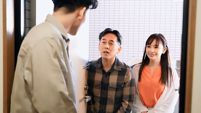 いつも綺麗で可愛い隣の若妻は昼間は天使、夜は淫乱！壁の向こうから聞こえる喘ぎ声に勃起しまくる僕、ある日思いを伝えたら旦那が出張中はいつも僕の部屋でSEXしまくった！笹倉杏 サンプル12