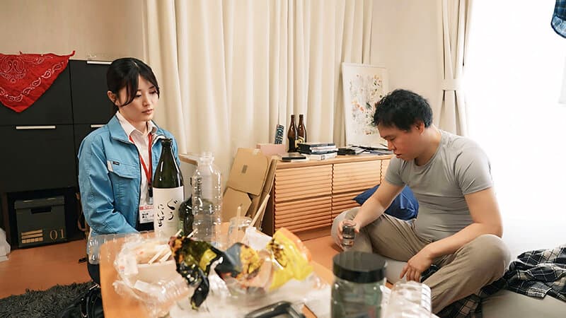 福祉課職員の人妻は訪問先の住人と一度だけ中出しを受け入れて不倫をした話 最上一花 サンプル2