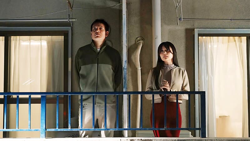 福祉課職員の人妻は訪問先の住人と一度だけ中出しを受け入れて不倫をした話 最上一花 サンプル9