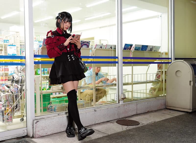 「ち○ちん舐めるからご飯ちょうだい？」コンビニ深夜バイトで廃棄弁当目当てのちんしゃぶ地雷系女子に懐かれた僕がねっちょりジュボジュボ口淫で情けなく何度もザーメンお漏らしフェラ沼堕ちした3日間 虹村ゆみ サンプル8