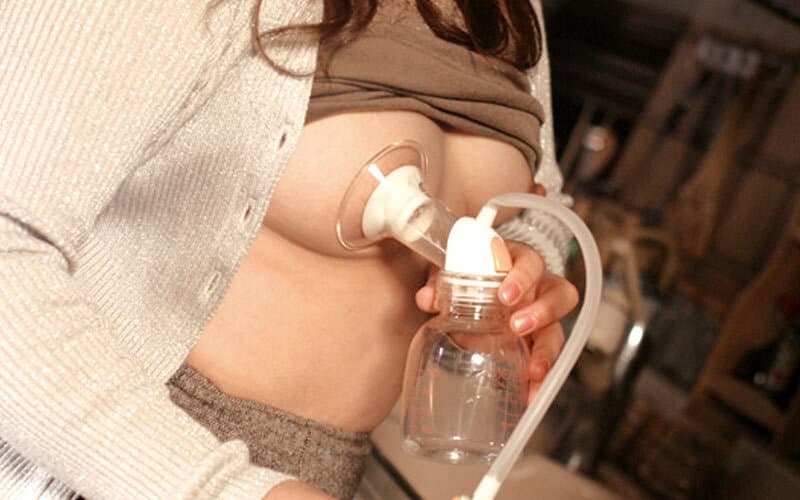 「義母さんって、まだ母乳出るんだね」母乳が出る義母は拒みながらも濡れていたので…4時間 サンプル6