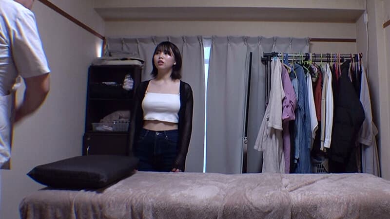 媚薬オイルマッサージ 痴●盗撮＆中出し素人娘VOL.72 超強力媚薬を配合したマッサージオイルを施術中に知らずに塗りこまれたオンナは、身体の火照りに驚き、チ〇ポを欲しがる自分に戸惑い、垂れ出したマン汁に恥ずかしがりながらも生ハメ中出しまで欲してしまう！ サンプル5