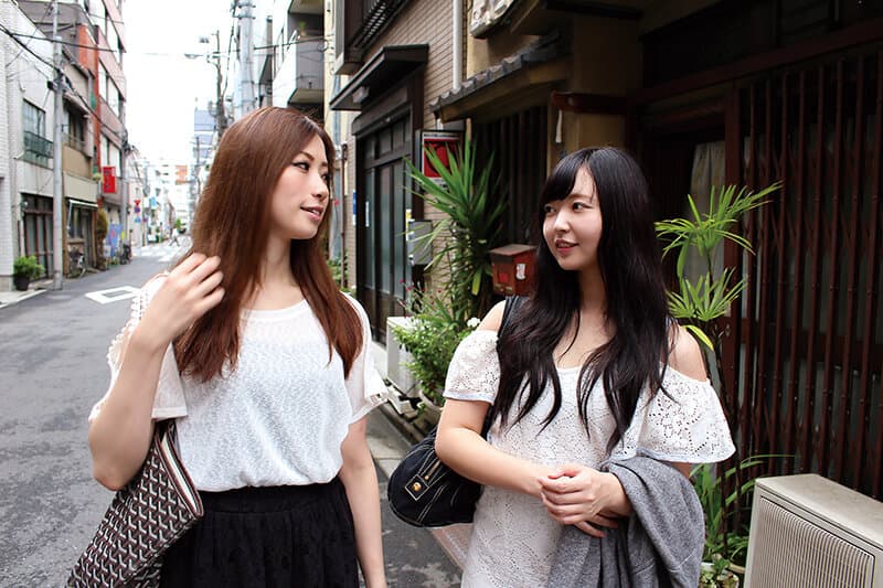 美女が美女をガチ口説き！素人ナンパレズビアン3 サンプル3