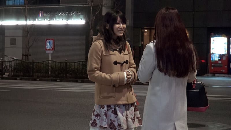 美女が美女をガチ口説き！素人ナンパレズビアン3 サンプル4