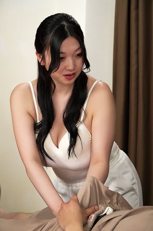 「目の前でそんなにもっこりされたら…私まで濡れちゃう…」男の勃起に欲情して自らしゃぶりついた巨乳美女の実録ハプニングSEX3編 山本ことね サンプル9