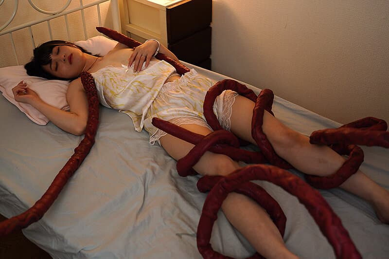 『旦那より…触手のほうが気持ちいい…』夫とのマンネリSEXでは満たされない人妻が、拘束・中出し・丸呑みで異形の快楽に完堕ち 花吹詩音 サンプル8