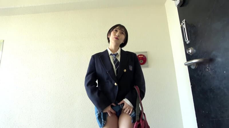 【4K】学校イチ優秀で色白巨乳な女生徒に校則違反水着で迫られ…何度も何度も瑠花と中出しSEXしてしまった 糸井瑠花 サンプル3