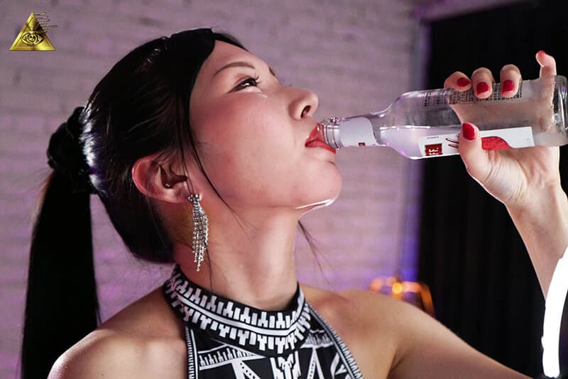綺麗なお姉さんのイキ狂い着衣SEX！見掛けとは裏腹、快楽丸出し酒酔いファック！！ 佐野秋帆 サンプル14