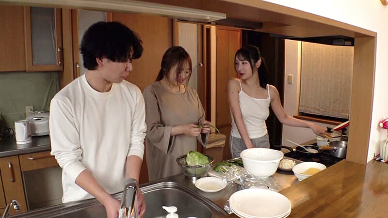 他人の男を奪いたくて仕方がないヤリマン姉が妹の彼氏をデカ尻誘惑…卑猥なピストンでマン汁まみれになったチ〇ポを躊躇なくフェラしながら濃厚ザーメンを何度も搾り取る禁断の逆NTR 小野坂ゆいか サンプル2