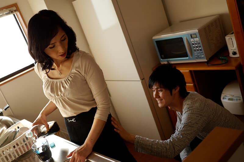 六十路五十路母さんと昼間からリビングでセックス2 サンプル1