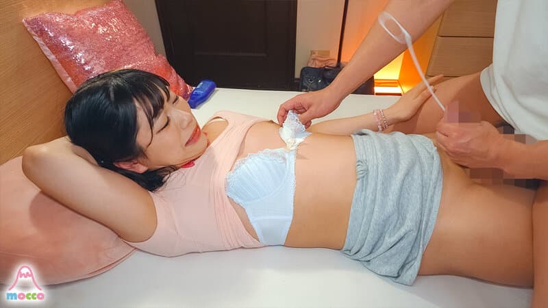 父親の再婚で突然できたデカチンすぎてノーパン派の男の娘J系ギャル義妹に無防備ペニチラ誘惑され辛抱たまらず凸撃兜合わせ手コキで亀頭密着相互射精しまくった。 狐森りつ サンプル11