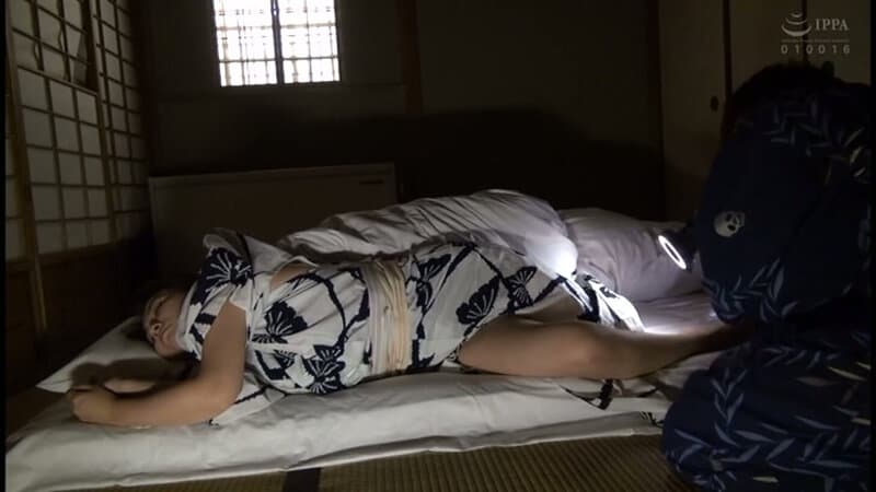 4時間！中出し熟女夜●い2 サンプル1