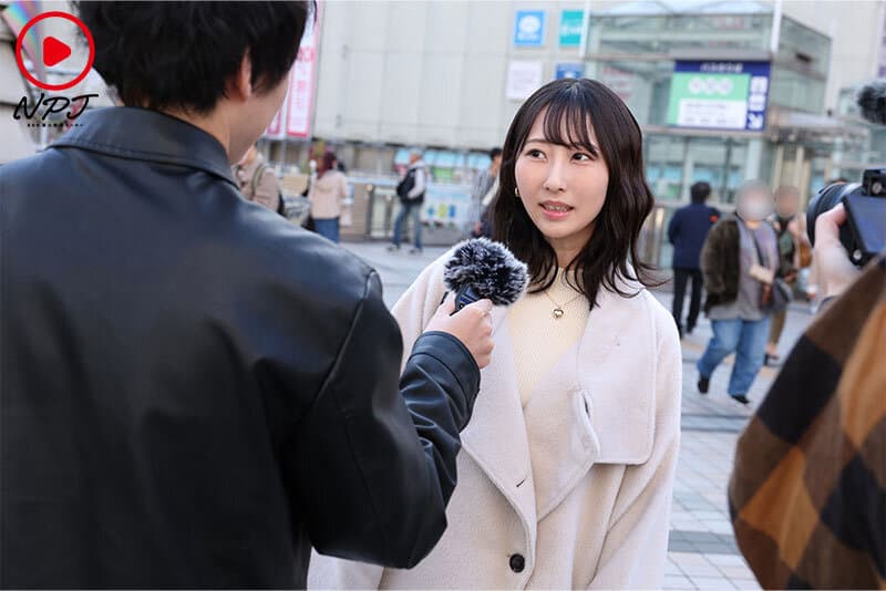 【脱いだらどエロいGカップ美乳】Z世代OLは清楚なのに欲求不満！？「仕事サボってアソビませんか？」責められ好きなエロがり美女とセックス前提えちえちデート！ 山下紗和 サンプル1