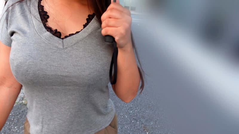 天然巨乳を揉む たぷんたぷんに主張する豊満おっぱいを着衣や下着や生でじっくり揉みたくる サンプル12