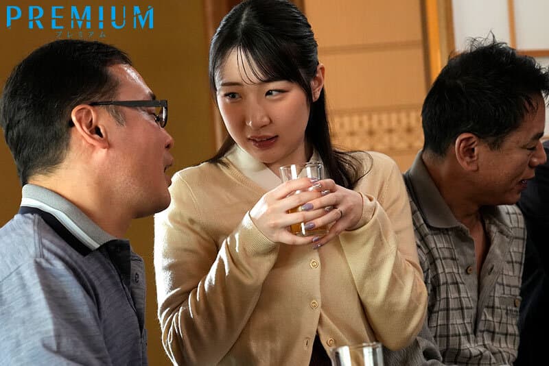 町内会中出しNTR ド田舎で女を抱くことしかヤルことがないオヤジ達に何度も廻された細身巨乳人妻のワタシ…。 小松空 サンプル3
