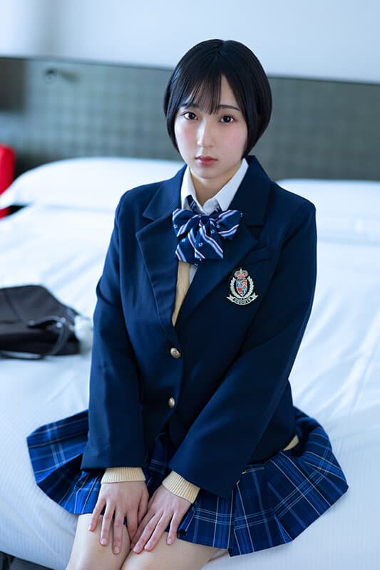 好意を寄せていた担任教師に連れられた先のホテルで、ぐちゃぐちゃに種付け輪●された女子生徒。 糸井瑠花 サンプル2