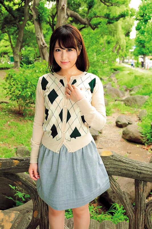 「一生のお願いです…挿れさせて下さい！！」「えっ…おばさんだよ…私が初めてでもいいの…？」マジ女神！！産後処女で欲求不満なママさんたち15名が悩める童貞くんの願いを優しく受け挿れたらww相性バツグンすぎちゃって生中出し筆おろしSEXさせてくれた5時間SP サンプル12