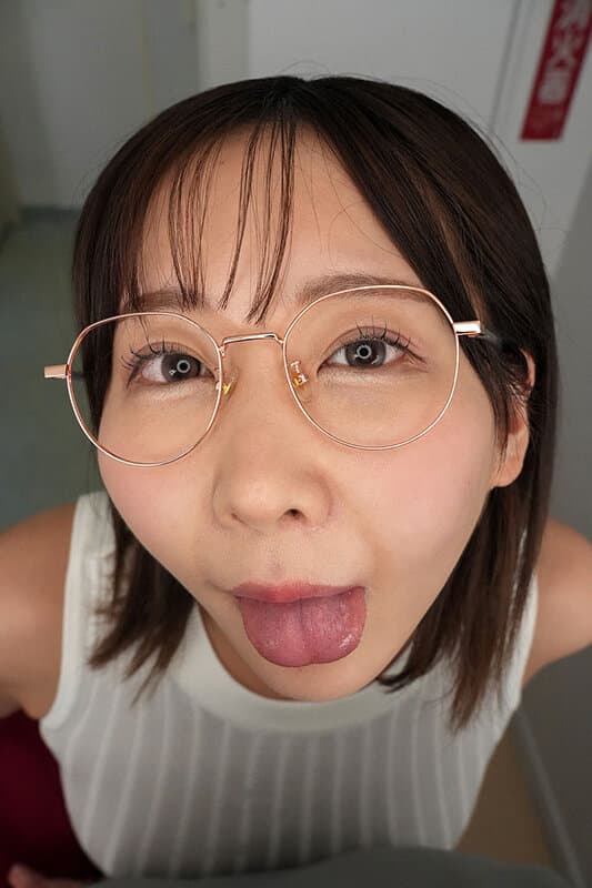 【VR】「声出しちゃゼッタイ駄目だからね？」美人司書のノーブラ誘惑が凄くて読書に集中できない… 乳まみれの至近距離ささやき中出し性交 ひなさん サンプル7