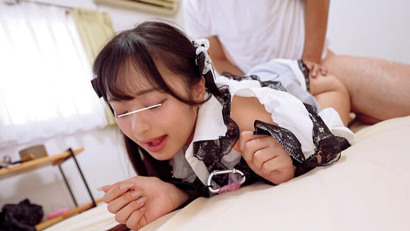 ト〇横で拾ったクソ塩対応のパパ活ぴえん系女子にブチ切れ無理やり拘束！お手当もらってる立場で生意気なガキマ〇コが玩具でビックンビックン絶頂！！オジのくっさいチ〇ポをねじ込まれたピルなし危険日の子宮内に孕ませ汁を大量注入！！ サンプル13