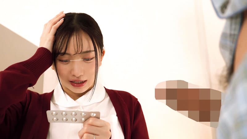 睡眠導入剤の代わりにED治療薬をボクに渡したドジっ子ナース！！医療ミスの責任を負って、手コキやフェラで謝罪ヌキするも勃起がとまらない…最後の手段で挿入すると、ご無沙汰だったナースが発情して自ら中出し懇願！！ サンプル2
