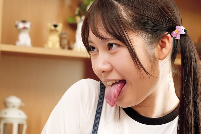 小さなカラダの女の子を連れ込みパンツを脱がせて幼膣パイパンマ●コにデカチン捻じ込み中出し放題！ サンプル12