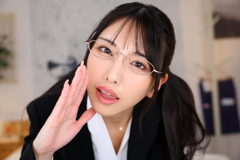 【VR】【8K】会社の為ならあらゆる業務をこなすパーフェクト秘書は、事務的に淡々抜き甘サド寸止め焦らしドS強●連続射精の顔を変幻自在に使い分けて性欲の強いポンコツ社長の射精を処理する。倉木しおり サンプル3