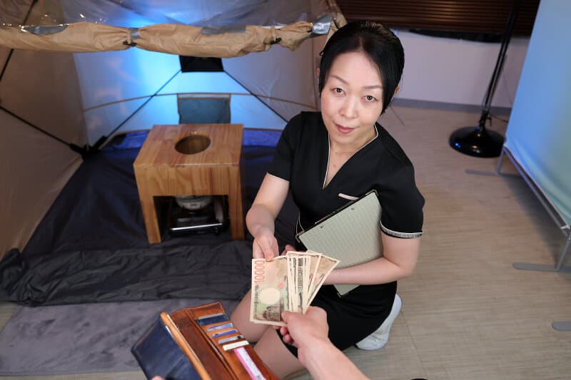 【VR】【8K】感覚遮断 よもぎ蒸しエステで首から下ゼロ感覚で触り放題・挿れ放題！ 薬切れ美女客をガンギマリピストン ひかりさん サンプル4