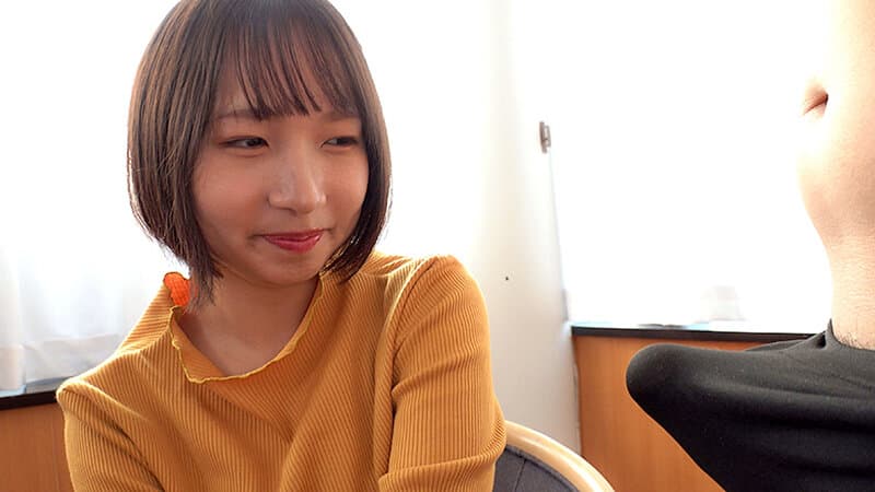 ムッツリスケベな素人娘限定！！男のフル勃起したチ●ポを10分間見せつけられ、パンティを濡らさなかったら賞金！ただし少しでも染みが付いてたら中出しSEX罰ゲーム！！ サンプル2