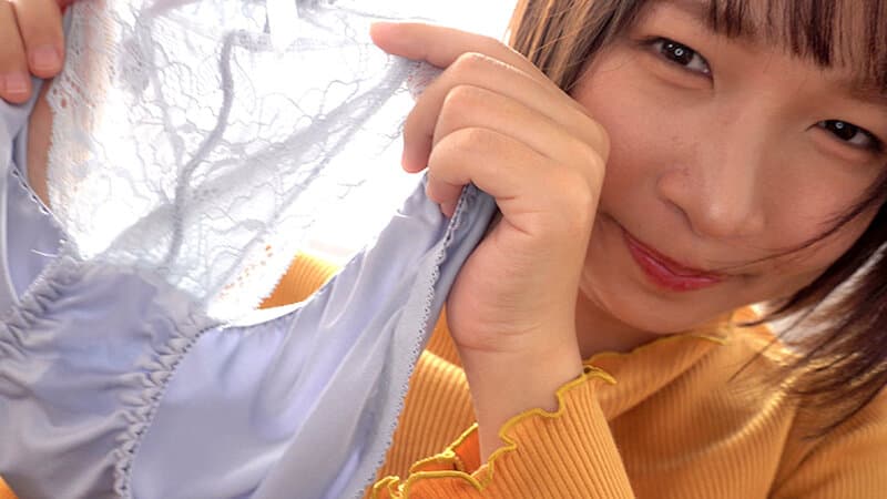 ムッツリスケベな素人娘限定！！男のフル勃起したチ●ポを10分間見せつけられ、パンティを濡らさなかったら賞金！ただし少しでも染みが付いてたら中出しSEX罰ゲーム！！ サンプル4